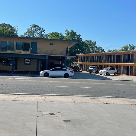 Royal Inn Live Oak Exterior photo