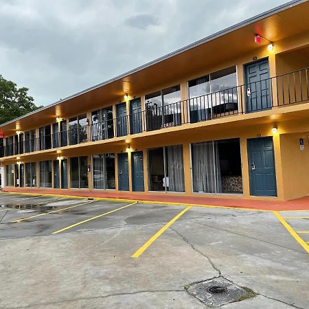 Royal Inn Live Oak Exterior photo