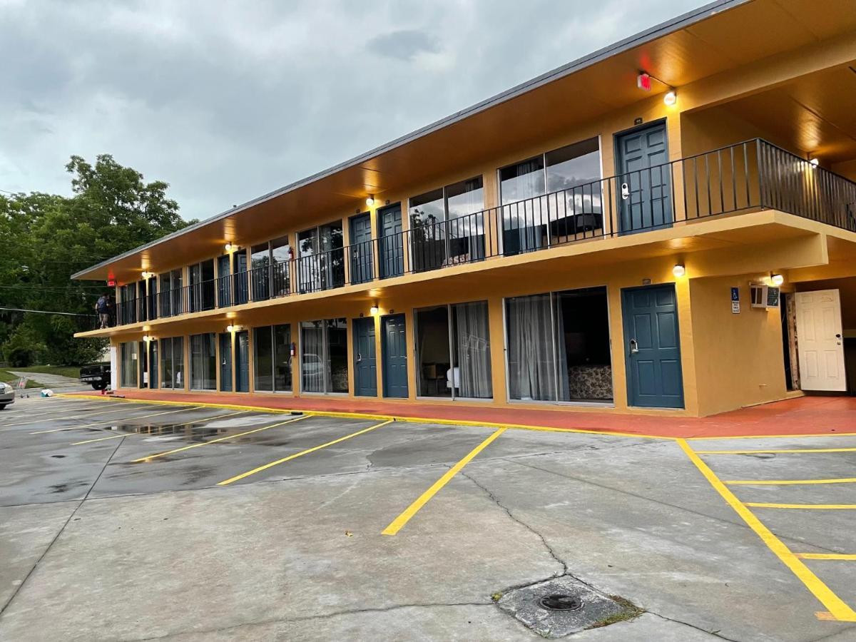 Royal Inn Live Oak Exterior photo