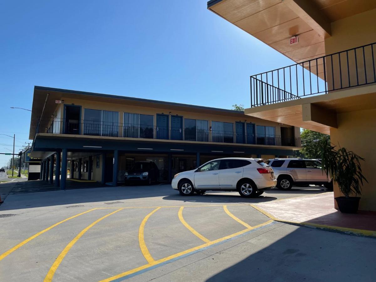 Royal Inn Live Oak Exterior photo